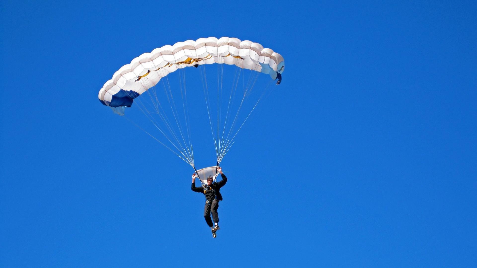 体育明星携手慈善机构举办公益赛 助力贫困地区儿童教育